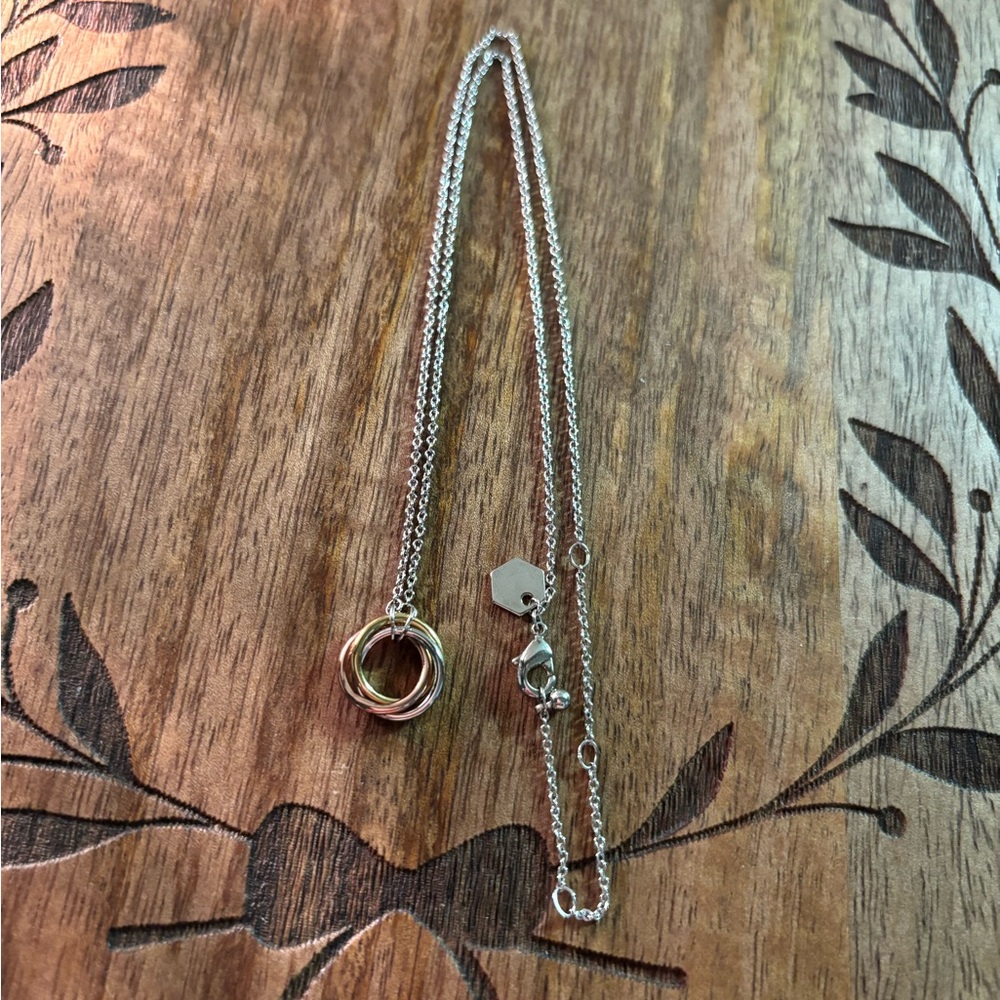 ⭐️ Origami Owl Silver and Gold Interlocking Necklace ⭐️